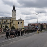 9. Przemarsz uczestników pod Urząd Miasta.jpg